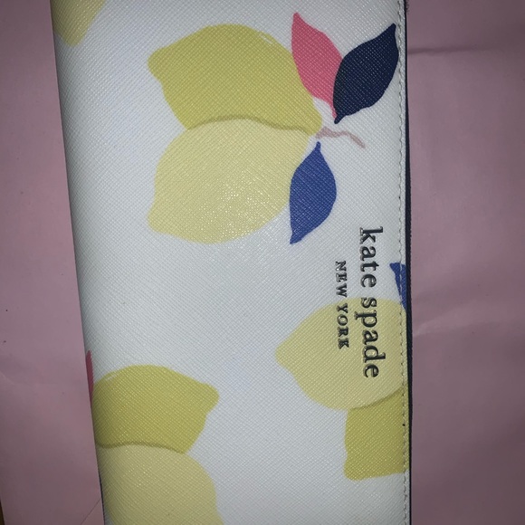 Kate Spade ♠️ - Picture 4 of 5